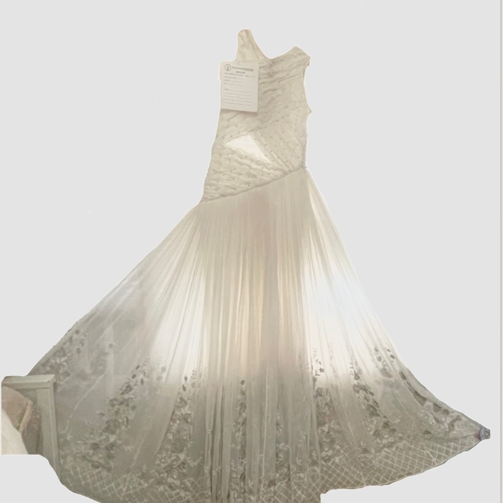 Off white pearl color very elegant maxi stlye.